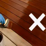 Quante mani di prodotto sul legno da patio: l’errore di dosaggio da evitare